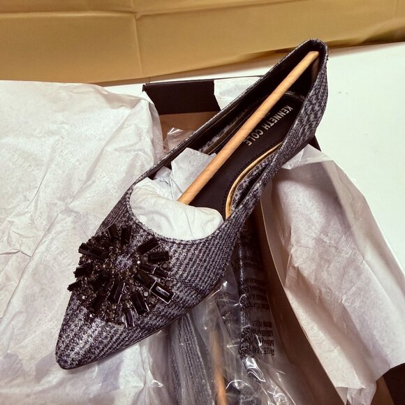 Kenneth Cole New York Women's Gaya Starburst Flats Black, Silver Size 5.5 New - Picture 7 of 8